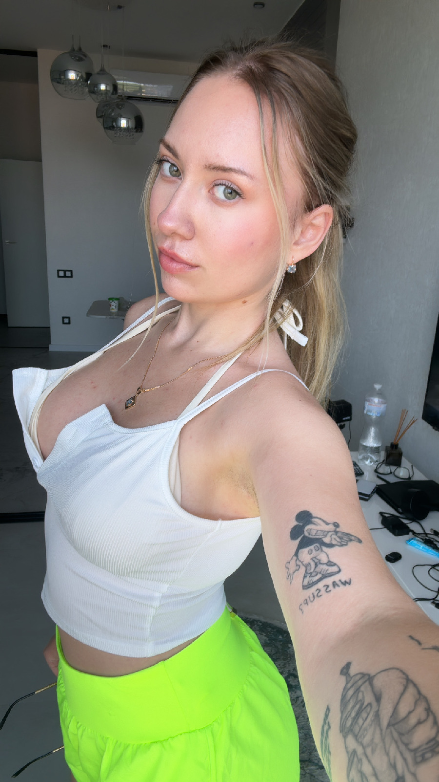 KateV in her underwear in Zaozhuang