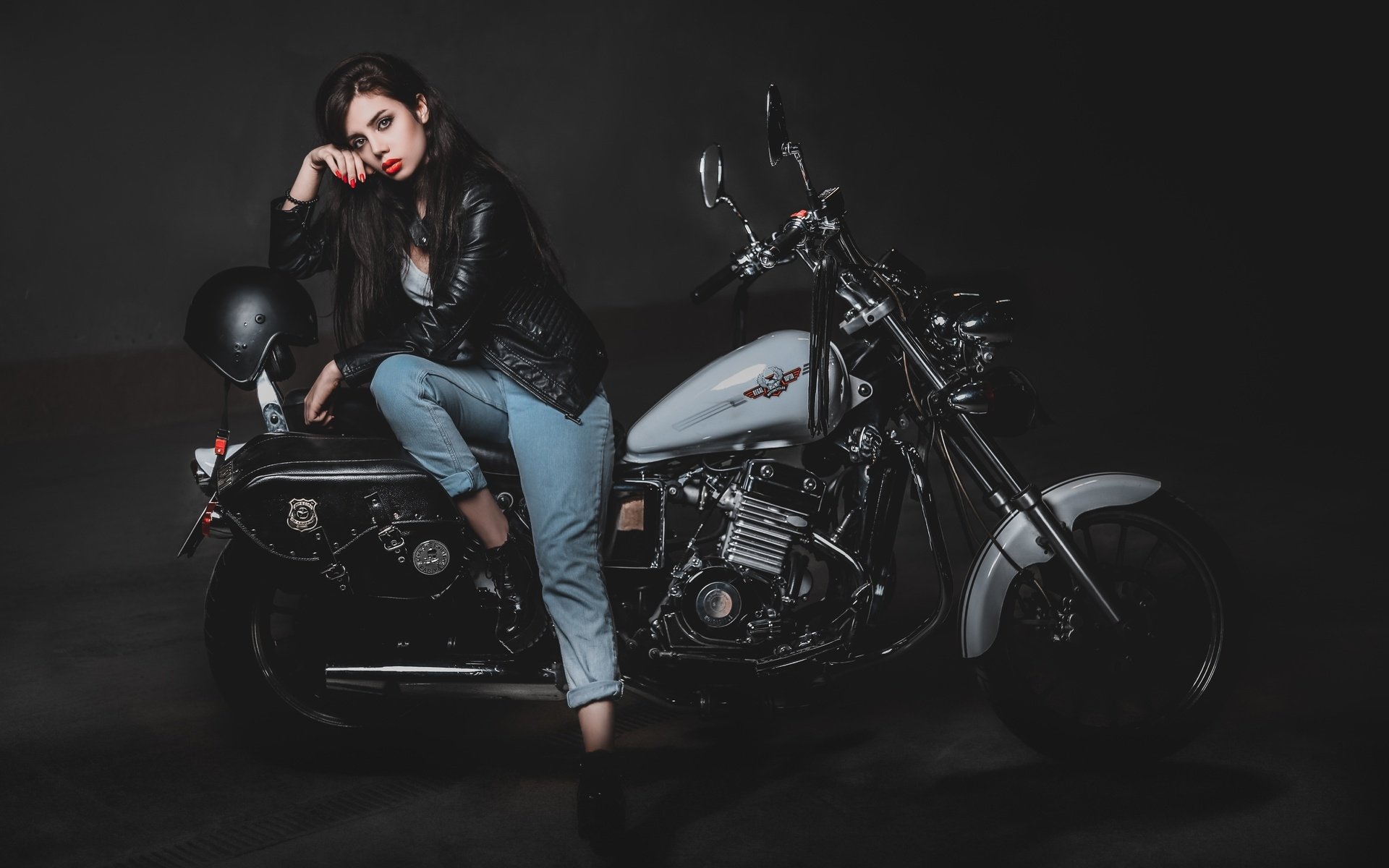 Biker girls: style and drive in Zaozhuang