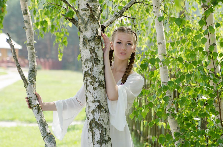 Women in Slavic costumes in Zaozhuang