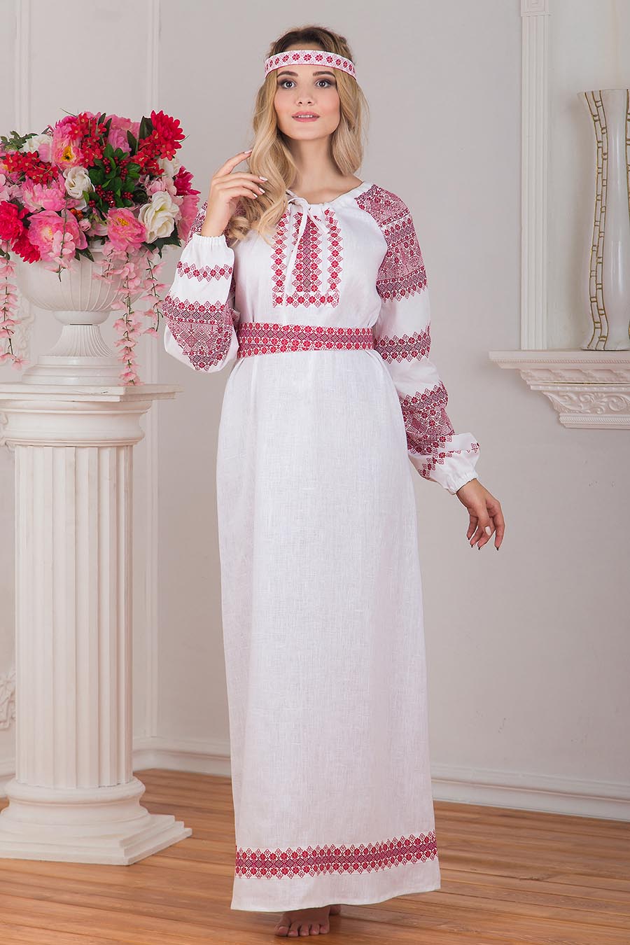 Women in Slavic costumes in Zaozhuang