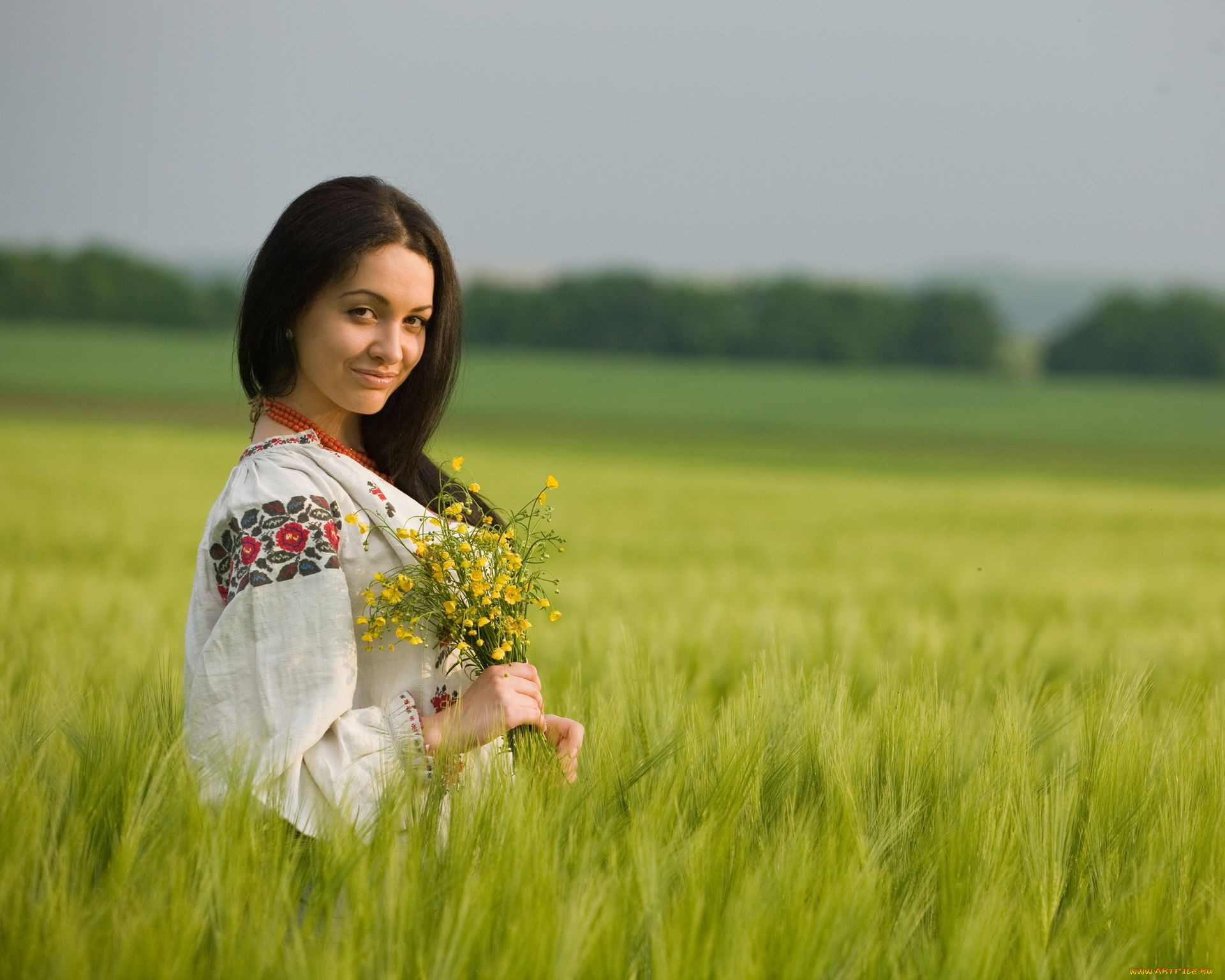 Women in Slavic costumes in Zaozhuang