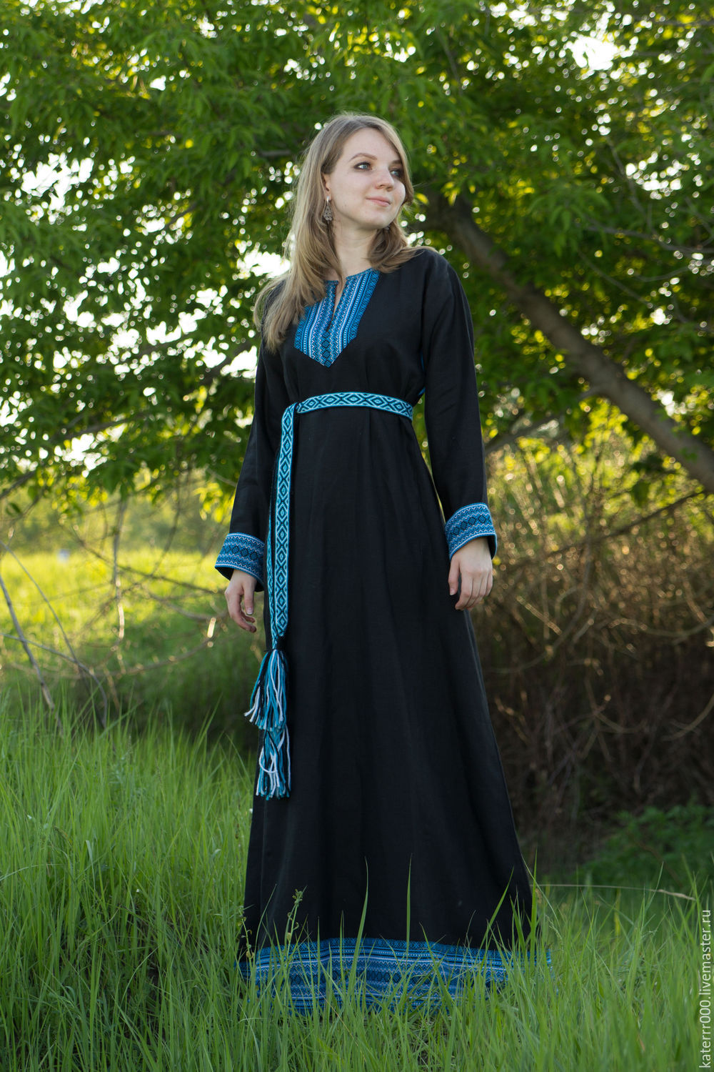 Women in Slavic costumes in Zaozhuang