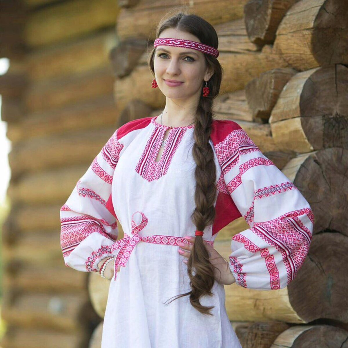 Girls in Slavic costumes in Zaozhuang