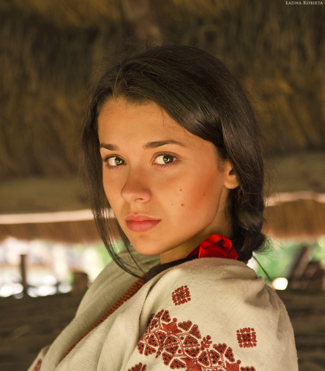 Girls in Slavic costumes in Zaozhuang