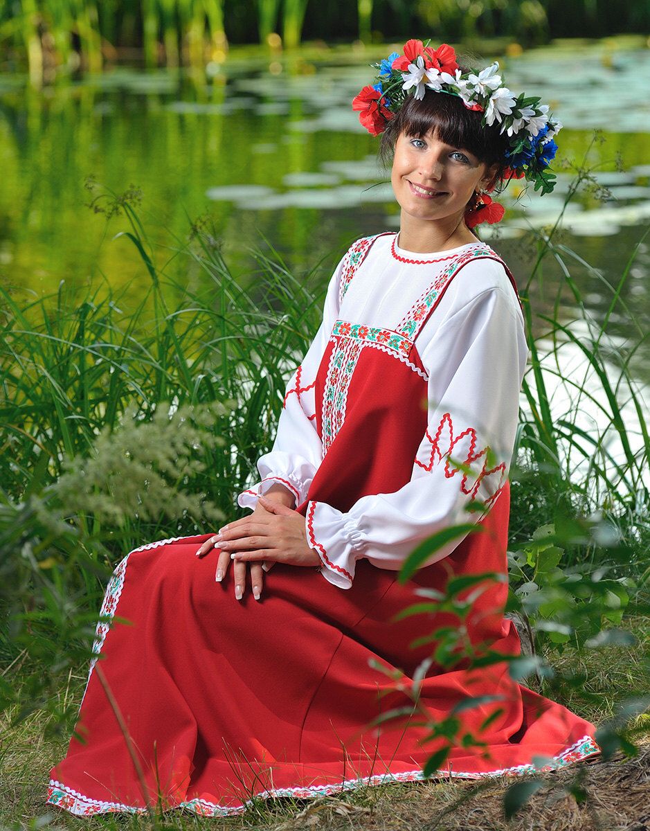 Beautiful girl Girls in Slavic costumes in Zaozhuang