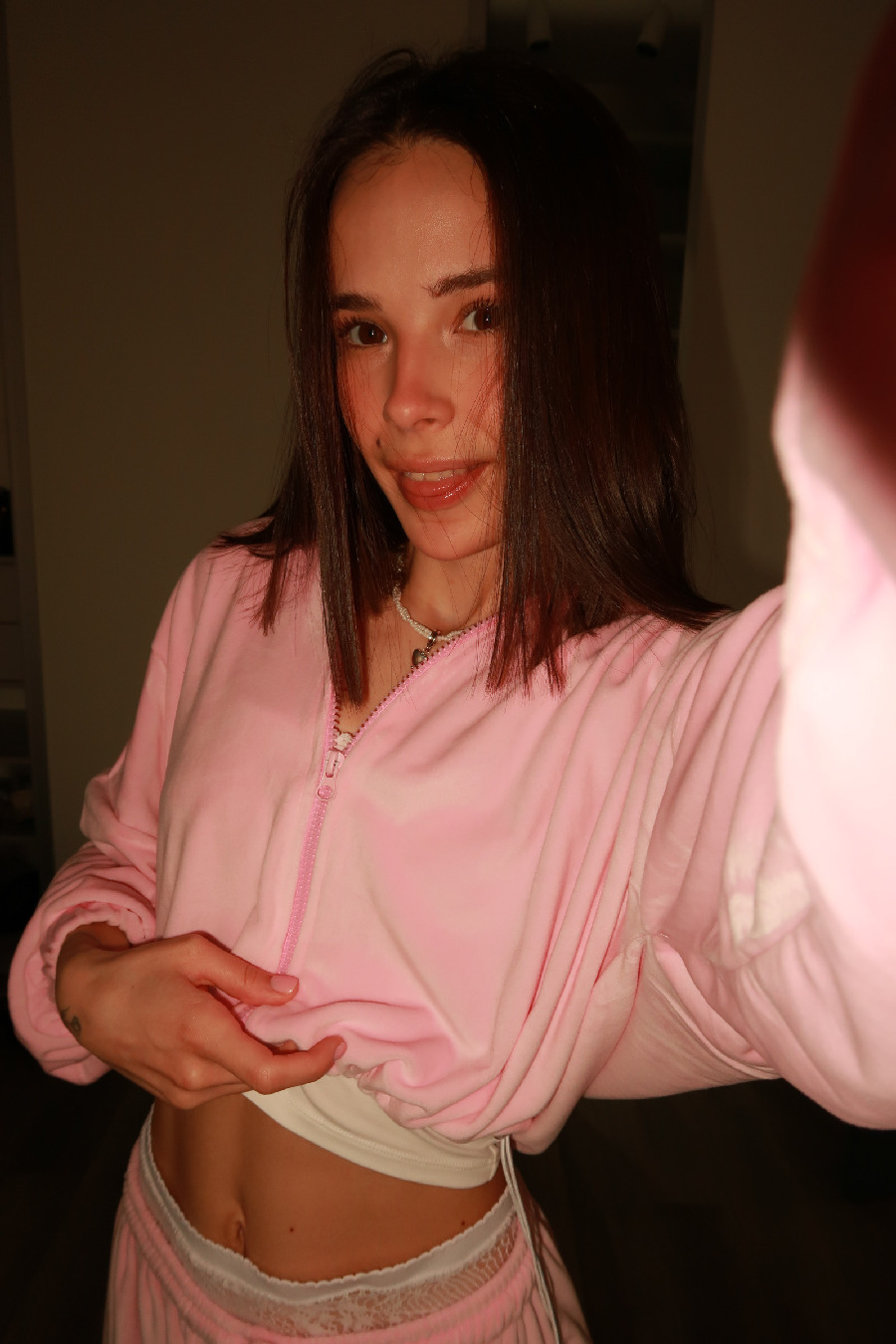 Tina brings the glow — live moments in Zaozhuang